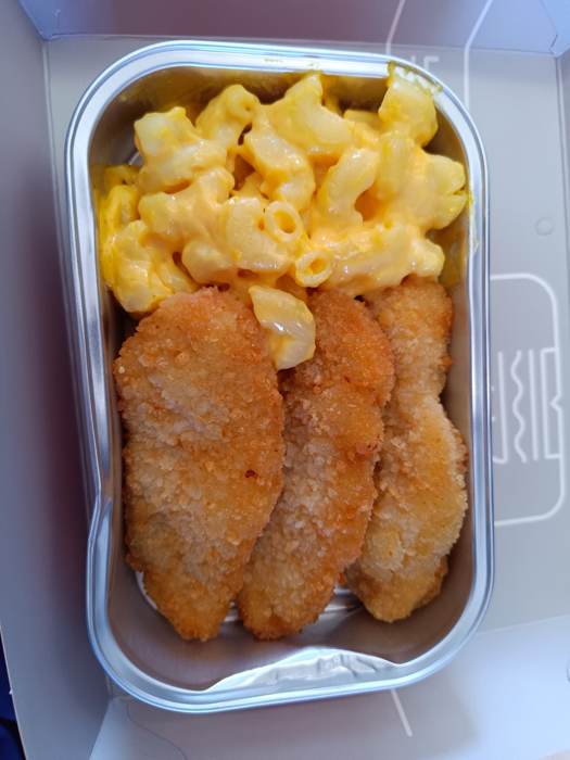 Mac and cheese with fried chicken