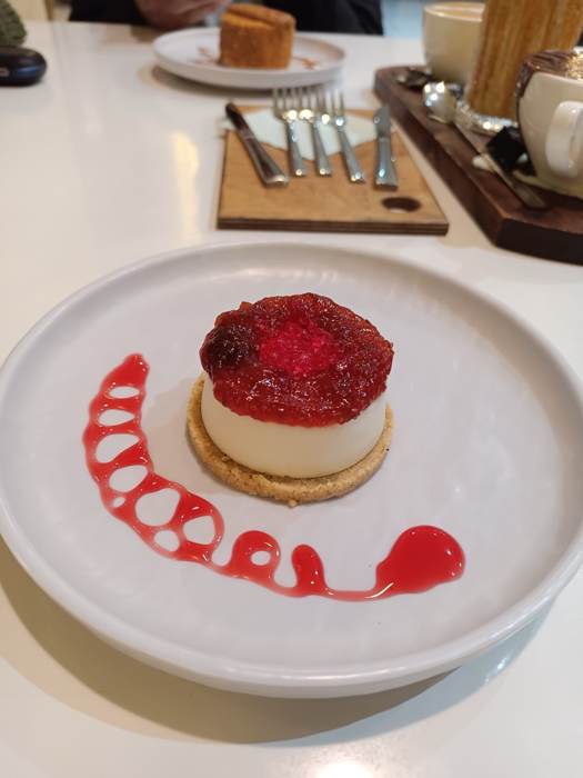 Raspberry mousse cake